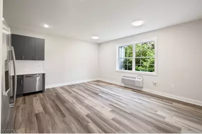 60 Woodside Pl #4C, Newark, NJ 07104 - Photo 4