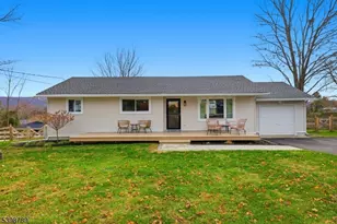 102 Sunnyview Ave E, Mansfield Township, NJ 07840 - Photo 1