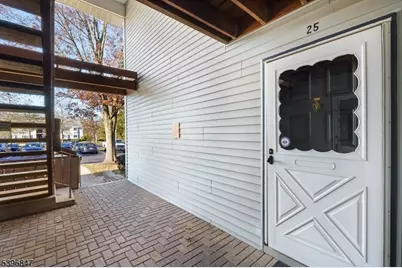 25 Steeplechase Ct #25, Franklin Township, NJ 08873 - Photo 2