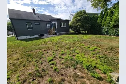 40 Surrey Ln, Clifton, NJ 07012 - Photo 12