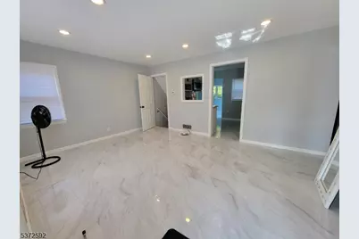 40 Surrey Ln, Clifton, NJ 07012 - Photo 4