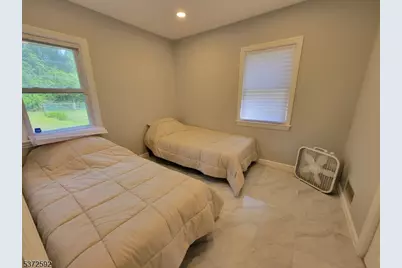 40 Surrey Ln, Clifton, NJ 07012 - Photo 6