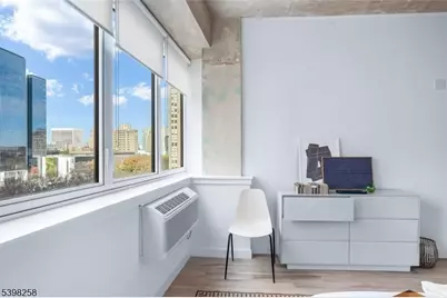 10 Commerce Ct #2E, Newark, NJ 07102 - Photo 12