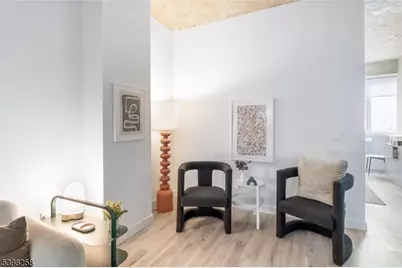 10 Commerce Ct #8E, Newark, NJ 07102 - Photo 8