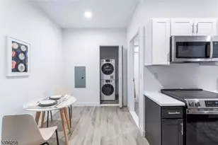 10 Commerce Ct, Newark, NJ 07102 - Photo 14