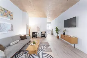 10 Commerce Ct, Newark, NJ 07102 - Photo 4