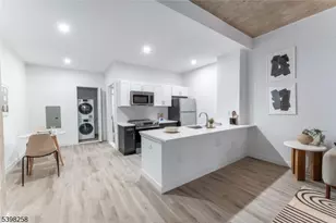 10 Commerce Ct, Newark, NJ 07102 - Photo 1