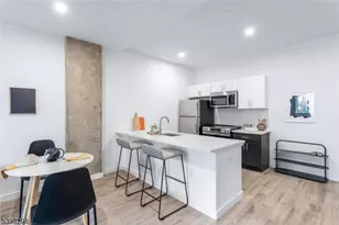 10 Commerce Ct, Newark, NJ 07102 - Photo 4