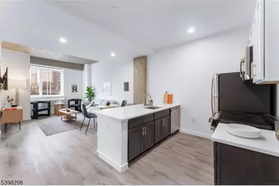 10 Commerce Ct #3C, Newark, NJ 07102 - Photo 2