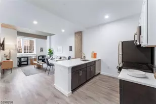 10 Commerce Ct, Newark, NJ 07102 - Photo 2