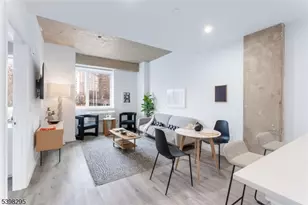 10 Commerce Ct, Newark, NJ 07102 - Photo 4