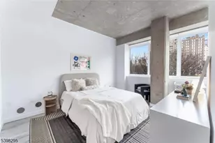 10 Commerce Ct, Newark, NJ 07102 - Photo 10