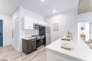 10 Commerce Ct, Newark, NJ 07102 - Photo 1