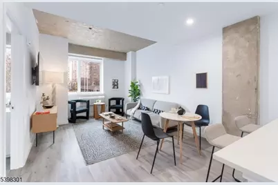 10 Commerce Ct #10 J, Newark, NJ 07102 - Photo 4