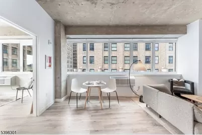 10 Commerce Ct #2D, Newark, NJ 07102 - Photo 4