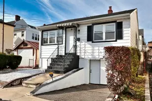 39 Grant Pl, Irvington, NJ 07111 - Photo 1