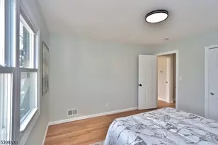 39 Grant Pl, Irvington, NJ 07111 - Photo 10