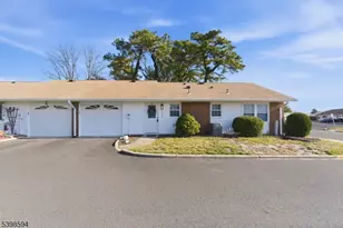 1015A Aberdeen Dr, Lakewood Twp., NJ 08701 - Photo 2