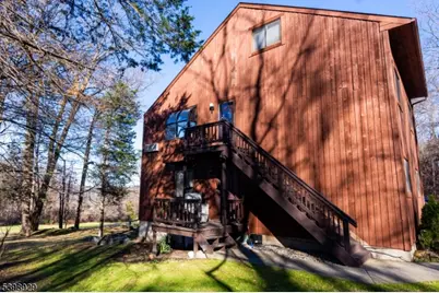 10 Augusta Dr, Vernon, NJ 07462 - Photo 1