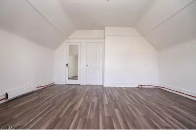 26-28 Treacy Ave 3rd Floor #1, Newark, NJ 07108 - Photo 4