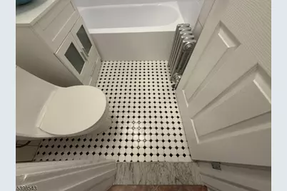 108 Grand Ave #2L, Newark, NJ 07106 - Photo 24