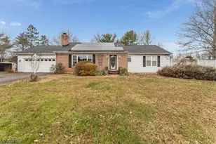 4 Plaza Pl, Lopatcong Township, NJ 08865 - Photo 1