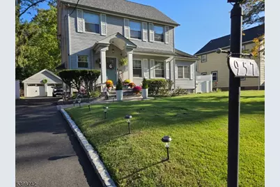 957 Myrtle Ave, Plainfield, NJ 07063 - Photo 1