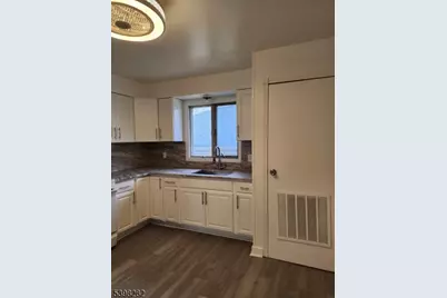 62 Davenport Ave, Newark, NJ 07107 - Photo 2