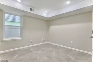 32 Garibaldi Ave, Newark, NJ 07114 - Photo 8