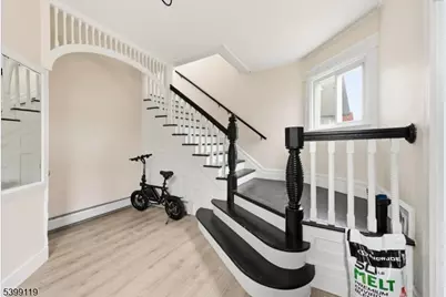 162 Walnut St, Montclair, NJ 07042 - Photo 2