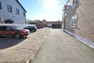 125-129 Malvern St, Newark, NJ 07105 - Photo 4