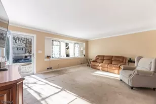 49 Good Luck St, Edison Twp., NJ 08820 - Photo 4