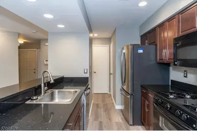 32 Sam Bonnell Dr, Union Township, NJ 08809 - Photo 12