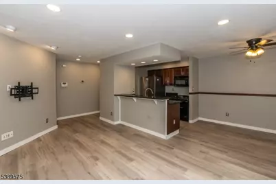 32 Sam Bonnell Dr, Union Township, NJ 08809 - Photo 4