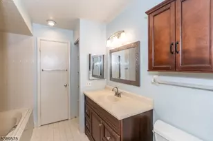 32 Sam Bonnell Dr, Union Township, NJ 08809 - Photo 24