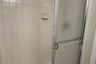 58 Canterbury Cir, Franklin Township, NJ 08873 - Photo 4