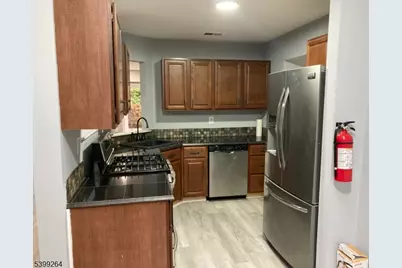 102 Riverbend Dr, North Brunswick Township, NJ 08902 - Photo 6