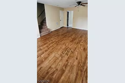 15 Hancock Ct, Raritan Township, NJ 08822 - Photo 2