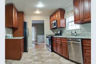 6 Whitehead Rd, Bridgewater, NJ 08807 - Photo 4