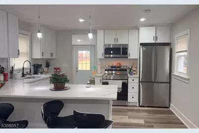 14 Cross St, Dover, NJ 07801 - Photo 8