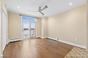 208 Shearwater Ct, Jersey City, NJ 07305 - Photo 22