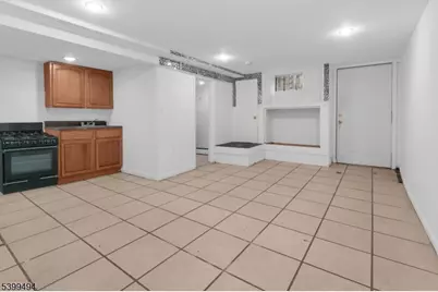 106 Peabody Pl, Newark, NJ 07104 - Photo 10