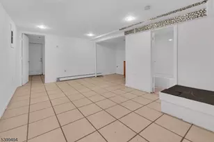 106 Peabody Pl, Newark, NJ 07104 - Photo 12