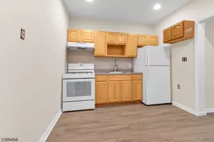 106 Peabody Pl, Newark, NJ 07104 - Photo 8