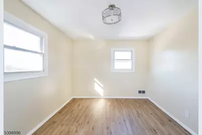 413 Essex St, Hackensack, NJ 07601 - Photo 14