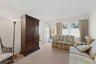 123 Edgewood Terrace, South Bound Brook Boro, NJ 08880 - Photo 4