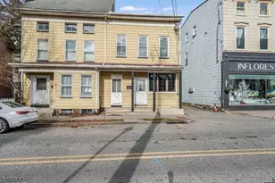 239 Water St, Belvidere, NJ 07823 - Photo 2