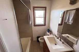 910 Randolph Ave, Rahway, NJ 07065 - Photo 4