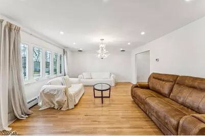 8 Periwinkle Pl, Woodbridge Township, NJ 07067 - Photo 6