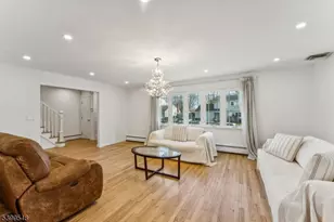 8 Periwinkle Pl, Woodbridge Township, NJ 07067 - Photo 8